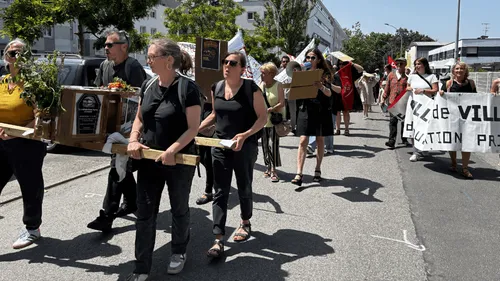 Rennes : plus de 80 personnes mobilisées contre la fermeture du...