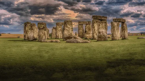 Finistère : participez à l’élévation d’un Stonehenge breton