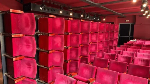 Nantes : des fauteuils de théâtre à vendre !