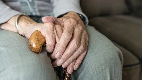Ehpad publics : 15 maires bretons attaquent l'État
