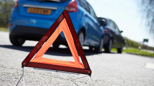 Accident : une voiture percute un tracteur