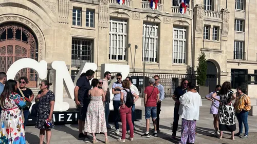 Une trentaine de personnes rassemblées à Charleville en hommage à...