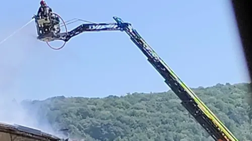57 pompiers mobilisés après un violent feu de hangar