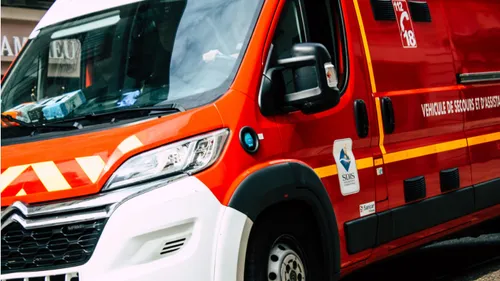 Collision entre un engin de manutention et une voiture