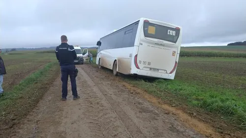 La route était couverte de boue