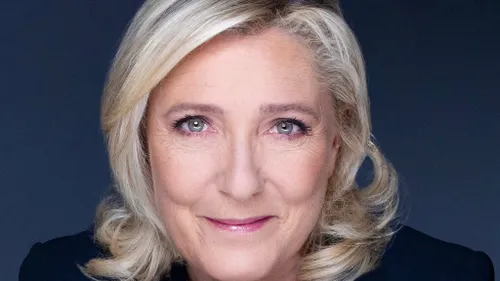 Présidentielles : Marine Le Pen en tête des votes au premier tour...