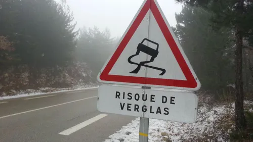 Des routes glissantes ce mercredi matin dans la région