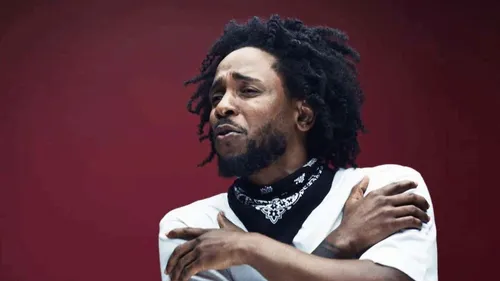 Kendrick Lamar : Quand les géants du rap US lui présentent leurs...