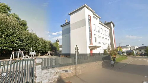 Exclusion d'un jeune élève pour menaces au couteau dans une école...