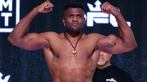 Francis Ngannou : Le retour victorieux au MMA avec un K.O en...