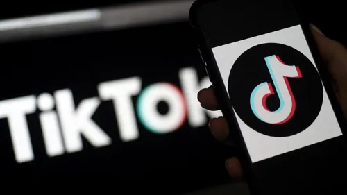Le gouvernement français interdit TikTok et Instagram aux...