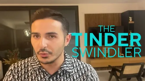 L’arnaqueur de Tinder clash ses victimes ! [VIDEO]