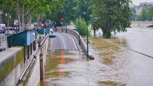 Paris en alerte : Simulation d'une inondation historique pour...