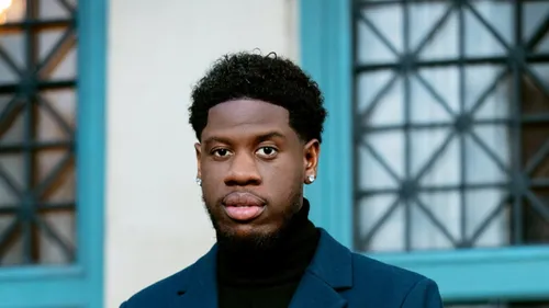 Franglish dévoile 'Bêtise', un nouveau single avant la sortie de...