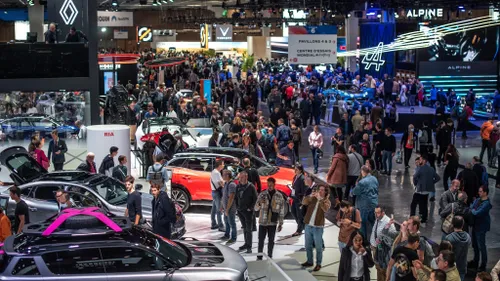 À Paris, le Salon de l'auto 2024 présente plus de 400 modèles