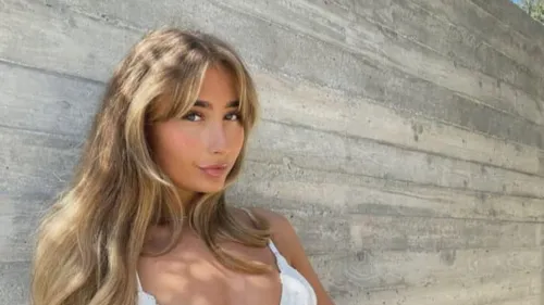 Lily Philipps balance sur la réaction de ses parents après son...