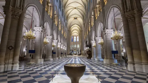 Notre-Dame rouvre ses portes : une semaine de messes pour honorer...
