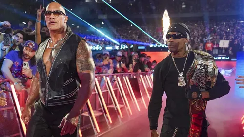 Travis Scott se lance dans le catch avec John Cena : Un duo...