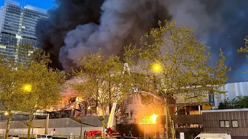 Incendie à Paris: Prudence recommandée suite à la pollution de l'air