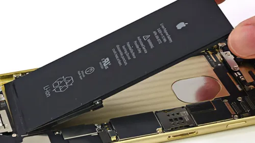 Augmentation des coûts de remplacement de la batterie d'un Apple