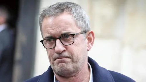 "Allez vous faire enc*ler" : Christophe Dechavanne violemment...