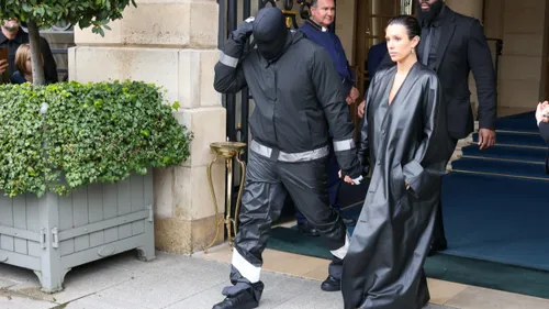 Kanye West célèbre l'anniversaire de Bianca Censori avec une vidéo...