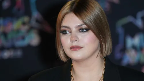 Louane : la lutte contre le harcèlement scolaire