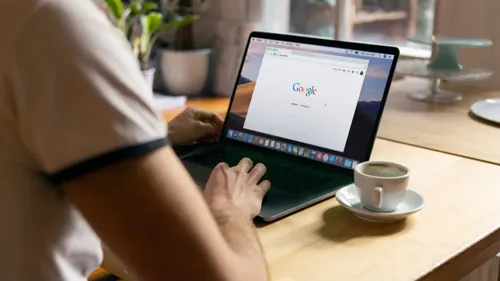 Top 10 des célébrités les plus recherchées par les Français sur...