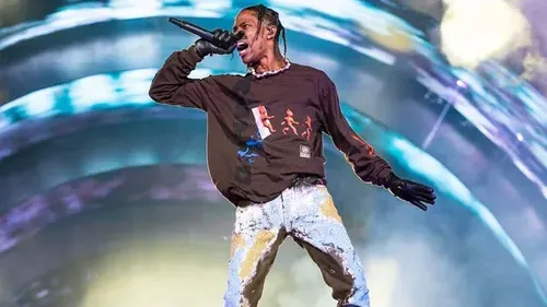 Travis Scott conclut un accord pour 100 plaintes liées à des...
