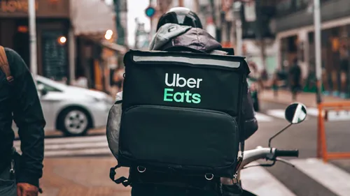 Uber Eats : bientôt des livraisons de cannabis ?