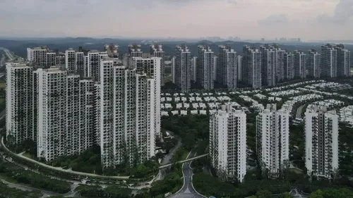 Il explore une « ville fantôme » qui a coûté plus de 100 milliards...