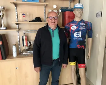 Ils Racontent Leur Tour - Bernard Sineux