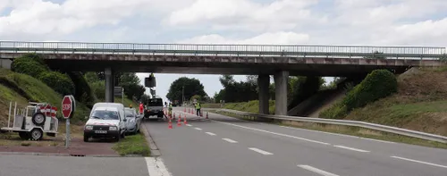 Vire Normandie : travaux de renforcement du pont sur le...