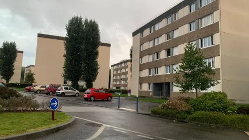 A Vire Normandie, un homme saute du 3ème étage après avoir...