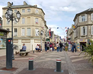 BAYEUX : LA PÉRIODE DE PIÉTONISATION DE LA RUE SAINT-JEAN VA ÊTRE...
