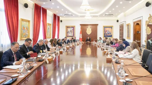 Tunisie : le gouvernement adopte une série de mesures pour...