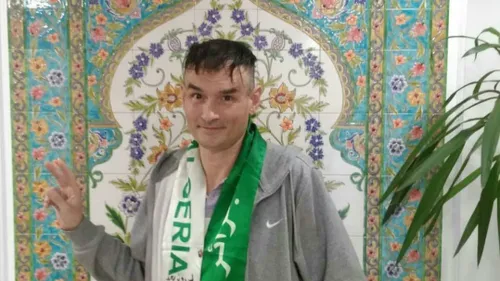 Laurent Thevenard, un amoureux de l’Algérie, se tatoue le drapeau...