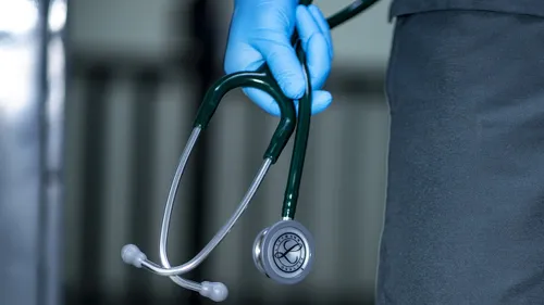 Immigration : le statut précaire des médecins étrangers en France !