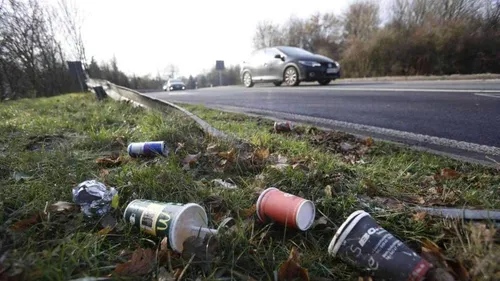 Plus d’1 français sur 5 jette ses déchets sur l’autoroute... 