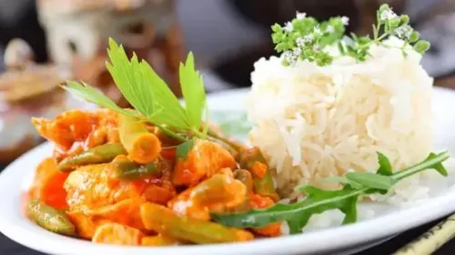 Dinde au curry et légumes de saison