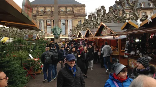 Strasbourg : grand sapin, retour des chalets... Les festivités de...