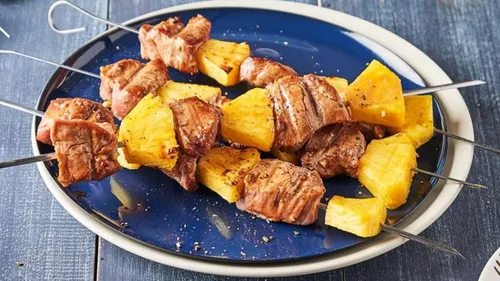 Brochettes de porc à l'ananas