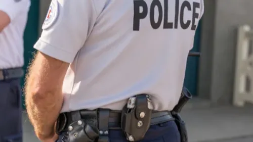 Un jeune homme de 21 ans tué par arme blanche devant une...