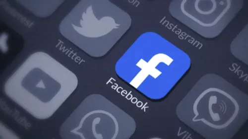 L'ex-employée de Facebook, Sarah Wynn-Williams, révèle ses...