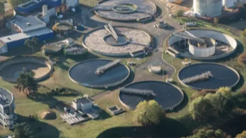 L'eau traitée par cette station d'épuration est maintenant...