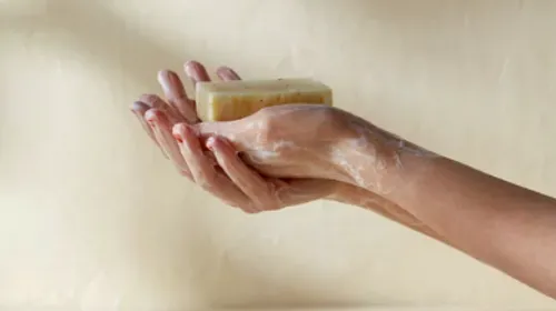 Un simple savon contre le cancer ? L'idée d’un adolescent à...