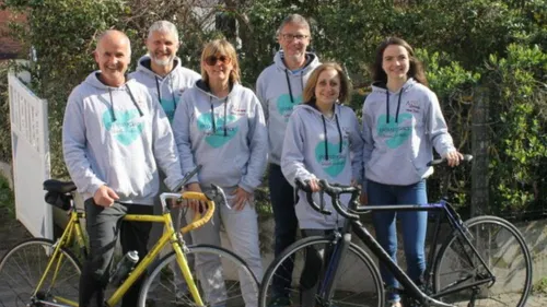Solidarité en selle : un tour à vélo à travers les 366 communes du...