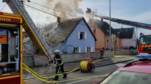 Intervention des secours suite à un incendie dans une maison à...