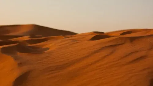 De nouveaux nuages de sable du Sahara