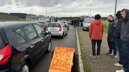 Le maintien du blocage persiste mais est allégé au centre...